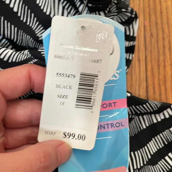 Swim Solutions Twist-Front Flyaway Fauxkini One-Piece Swimsuit plus size 18 NWT - Picture 6 of 8